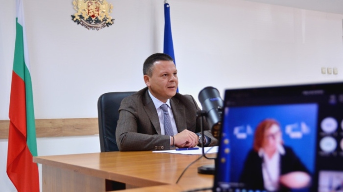 Христо Алексиев настоява: България има право да изнася преработени в Лукойл Нефтохим Бургас продукти от руски нефт